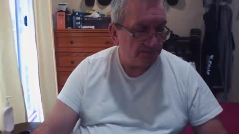 Snapshot of nionios67 chatting on 10.26.25 Dennis online show from 10.26.25