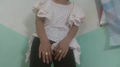 Snapshot of nirisouh chatting on 10.17.25 nirisouh online show from 10.17.25