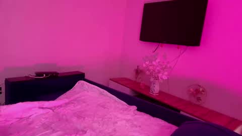 Snapshot of niufrommacau chatting on 02.27.25 Niu online show from 02.27.25