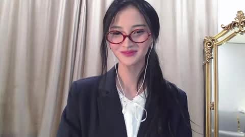 Snapshot of niufrommacau chatting on 10.01.25 Niu online show from 10.01.25