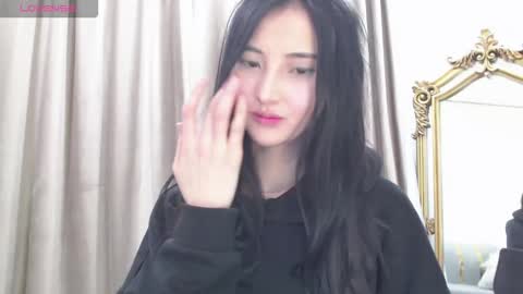 Snapshot of niufrommacau chatting on 10.02.25 Niu online show from 10.02.25