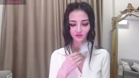 Snapshot of niufrommacau chatting on 10.15.25 Niu online show from 10.15.25