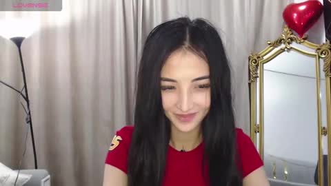 Snapshot of niufrommacau chatting on 10.30.25 Niu online show from 10.30.25