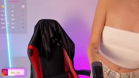 Snapshot of nix_kyy chatting on 10.22.25 Nicki online show from 10.22.25