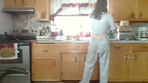 njsnowbunny online show from 10.21.25