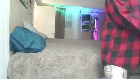 Leah online show from 10.06.25