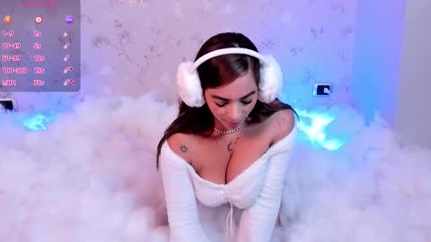 Snapshot of noa_butterfly chatting on 10.25.25 ambarsulliva online show from 10.25.25