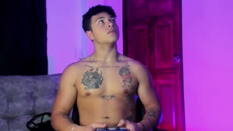 noah_223 online show from 12.16.25