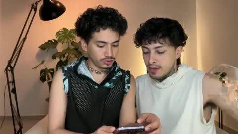Snapshot of noah_and_steven chatting on 05.18.26 noah_and_steven online show from 05.18.26