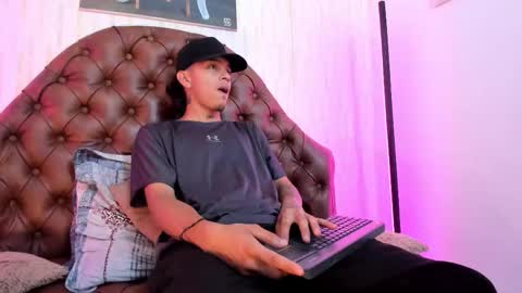 Noah Blake online show from 10.20.25