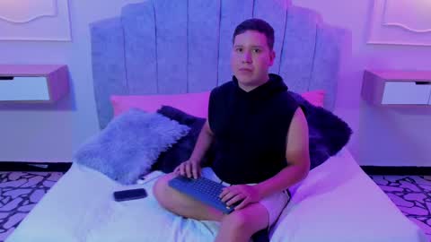 Snapshot of noah_chapman chatting on 10.17.25 NOAH online show from 10.17.25
