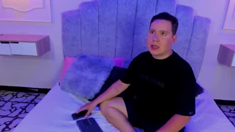 Snapshot of noah_chapman chatting on 10.19.25 NOAH online show from 10.19.25