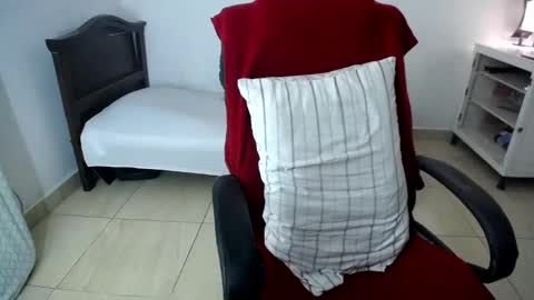 Snapshot of noah_ferrari8 chatting on 12.27.24 noah_ferrari8 online show from 12.27.24