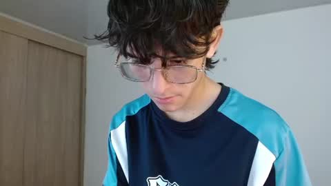 Snapshot of noah_millerx_ chatting on 06.17.26 noah online show from 06.17.26