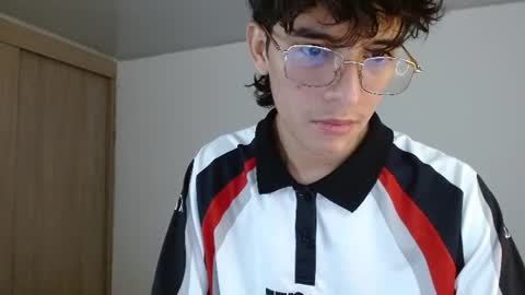 Snapshot of noah_millerx_ chatting on 06.18.26 noah online show from 06.18.26