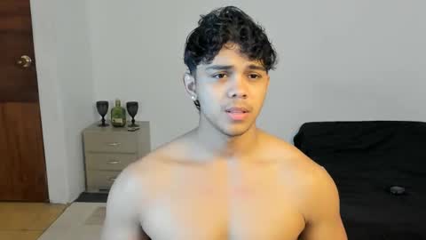Snapshot of noah_prada14 chatting on 07.12.26 luis navas online show from 07.12.26