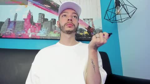 Snapshot of noah_ricci_ chatting on 12.16.24 online show from 12.16.24