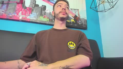 Snapshot of noah_ricci_ chatting on 12.23.24 online show from 12.23.24