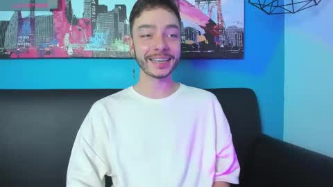 Snapshot of noah_ricci_ chatting on 01.06.25 online show from 01.06.25