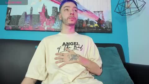 Snapshot of noah_ricci_ chatting on 01.10.25 online show from 01.10.25