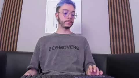 Snapshot of noah_ricci_ chatting on 01.22.25 online show from 01.22.25