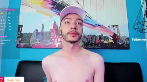 Snapshot of noah_ricci_ chatting on 02.05.25 online show from 02.05.25