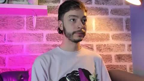 Snapshot of noah_ricci_ chatting on 09.09.25 online show from 09.09.25