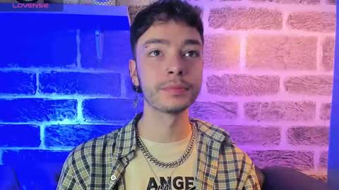 Snapshot of noah_ricci_ chatting on 09.25.25 online show from 09.25.25