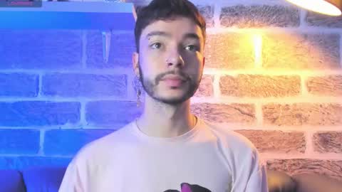 Snapshot of noah_ricci_ chatting on 11.05.25 online show from 11.05.25