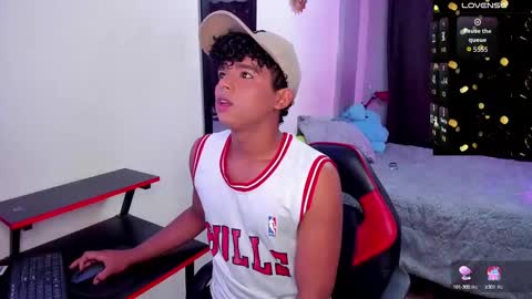 Snapshot of noah_smith04 chatting on 10.06.25 noah_smith04 online show from 10.06.25