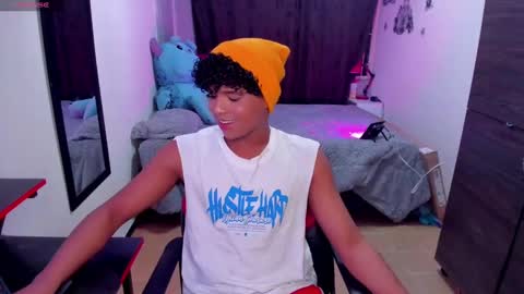 Snapshot of noah_smith04 chatting on 10.09.25 noah_smith04 online show from 10.09.25