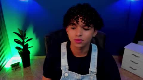 Snapshot of noah_smith04 chatting on 10.20.25 noah_smith04 online show from 10.20.25