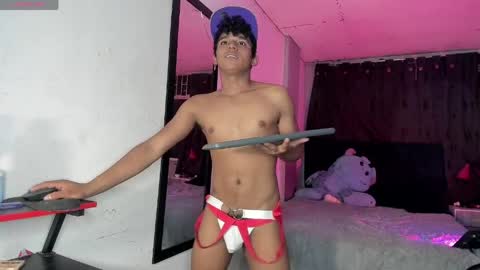 noah_smith04 online show from 04.11.26