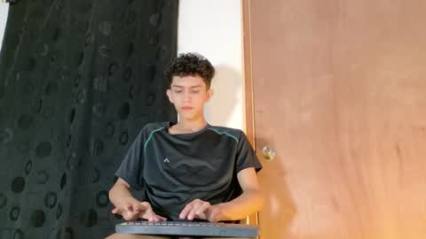 Snapshot of noah_tyler_ chatting on 09.15.25 noah tyler online show from 09.15.25