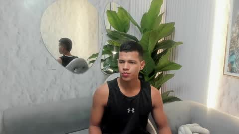 Snapshot of noahdark_ chatting on 04.19.26 NOAH online show from 04.19.26