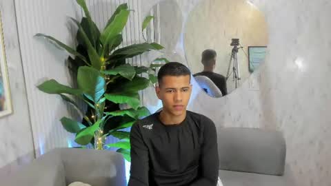 Snapshot of noahdark_ chatting on 07.23.26 NOAH online show from 07.23.26