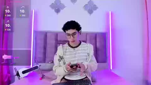 Snapshot of noahjhoness chatting on 09.20.25 noahjhoness online show from 09.20.25