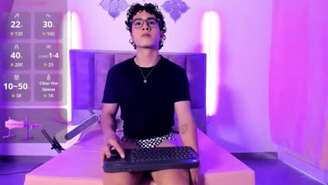 Snapshot of noahjhoness chatting on 09.28.25 noahjhoness online show from 09.28.25