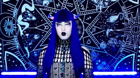 caroline online show from 11.22.25