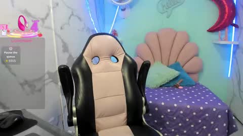 Snapshot of noelia_milfs chatting on 10.17.25 noelia_milfs online show from 10.17.25