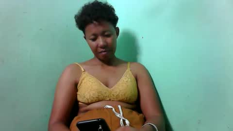 Snapshot of noellah chatting on 09.30.25 noellah online show from 09.30.25