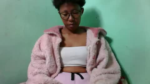 Snapshot of noellah chatting on 10.09.25 noellah online show from 10.09.25