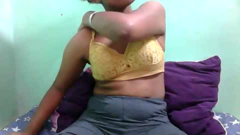 Snapshot of noellah chatting on 10.25.25 noellah online show from 10.25.25