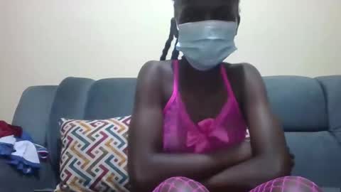 Snapshot of noellah331236 chatting on 10.26.25 noellah331236 online show from 10.26.25