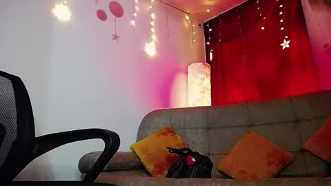 Snapshot of noha_lux1 chatting on 10.01.25 Noha Lux online show from 10.01.25