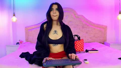 noha_petite online show from 03.04.25