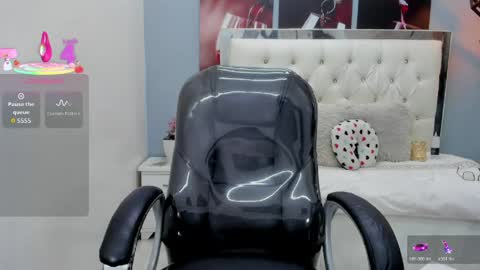 Snapshot of noha_scott chatting on 05.07.26 Noha Scott online show from 05.07.26