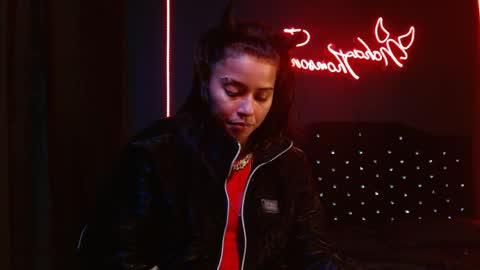 Snapshot of noha_thomson chatting on 04.17.26 Noha Thomson online show from 04.17.26