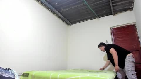 Snapshot of noha_whiite chatting on 11.11.25 Noha online show from 11.11.25