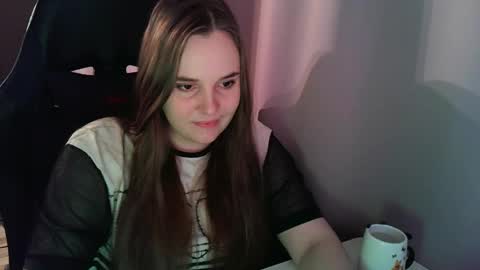 Snapshot of noir_ember_ chatting on 10.04.25 noir_ember_ online show from 10.04.25